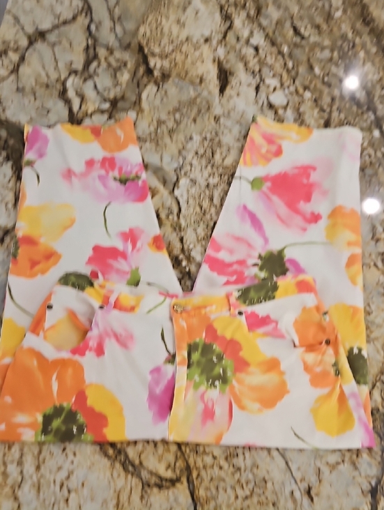 Evan Picone Pants - Evan Picone Pink and Peach Floral Pants. Size 16. Inseam 23". Rise Flat 12"